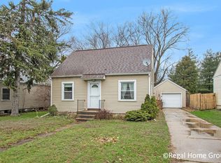 909 Foster Ct NE, Grand Rapids, MI
