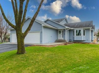 9203 Xenium Ln N, Maple Grove, MN 55369