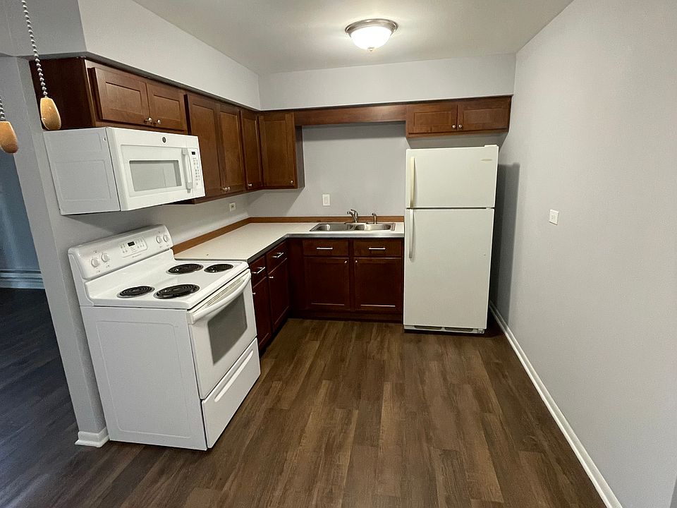 1st image of 11040 S Kilbourn Ave APT 1