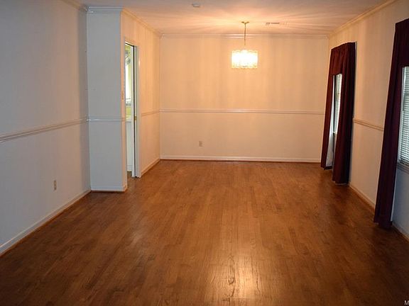 5th image of 2501 Burkelaun Dr