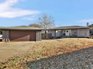 312 Mimosa Dr, Haysville, KS 67060