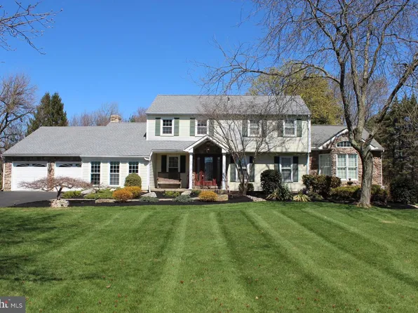 6 Tiffany Dr, Perkasie, PA 18944