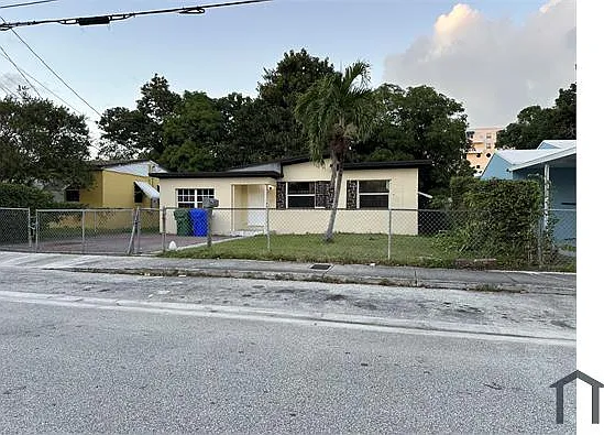 1461 NW 52nd St — Photo 15
