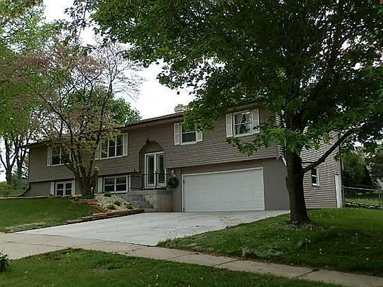 1st image of 1215 Royal Oaks Dr
