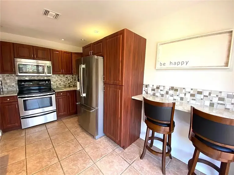 5705 Fox Hollow Dr — Photo 7