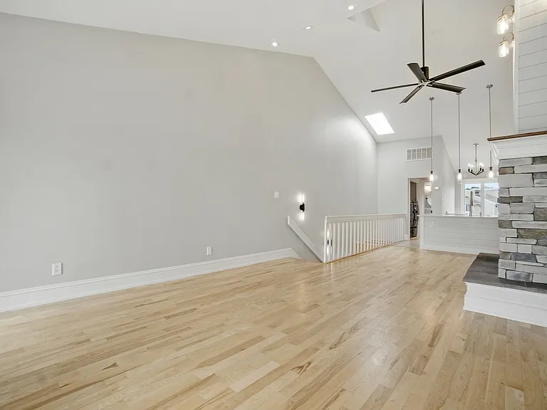 100 Pinewood Rd #128 — Photo 7
