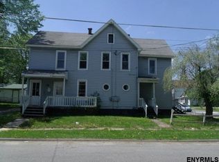 14 Briggs St, Johnstown, NY 12095
