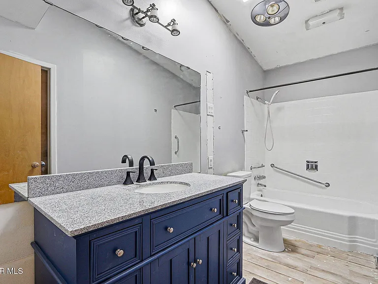 2801 Polk Ave — Photo 24