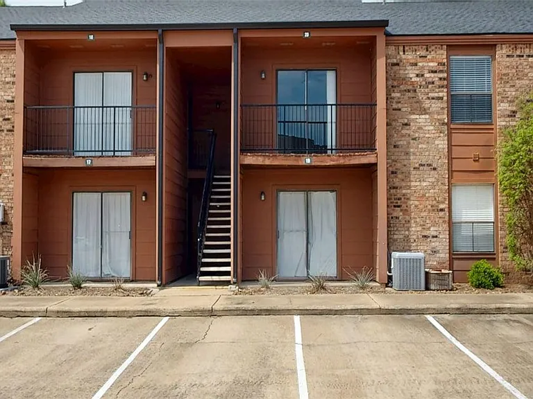 904 University Oaks Blvd #20 — Photo 21
