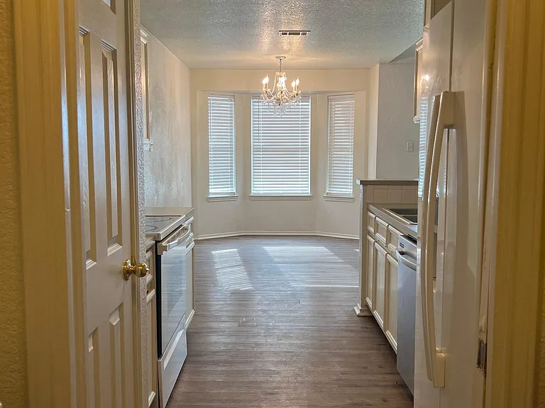 4307 Maggie Dr — Photo 11