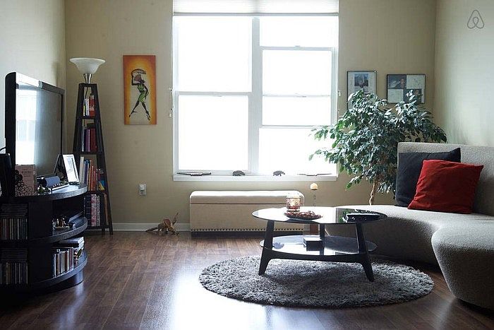 1st image of 318 W Carrillo St #6