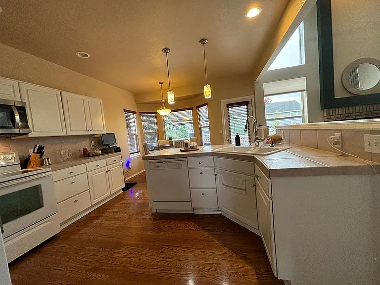 8950 Rochester Dr — Photo 27