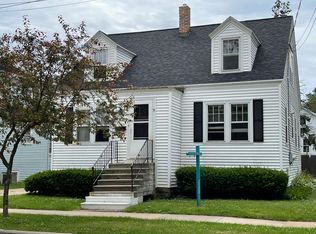 433 W 8th Ave #A, Oshkosh, WI 54902