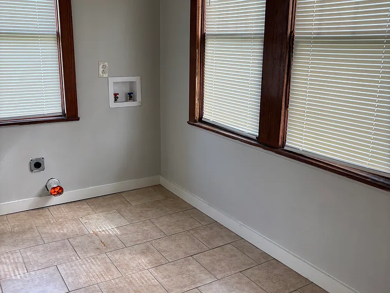 223 Daugherty Ave — Photo 4