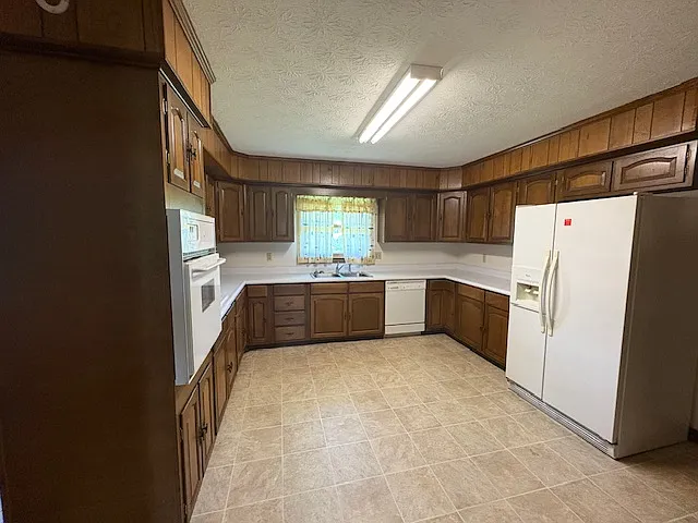 5809 Holston Dr — Photo 4