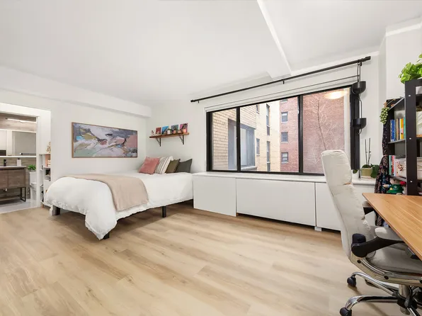 200 East 36th Street image 1 of 4