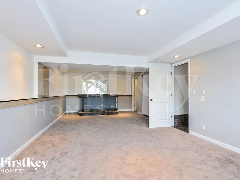 124 Intrepid Ave — Photo 6