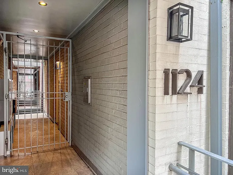1124 25th St NW #201 — Photo 17