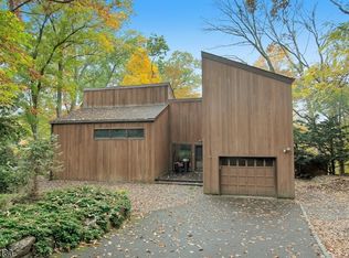 591 Stonetown Rd, Ringwood, NJ 07456