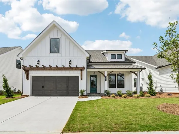 161 High Point Dr, Hoschton, GA 30548