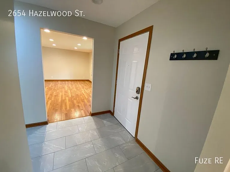2654 Hazelwood St N — Photo 12