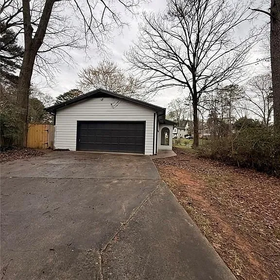 1055 Pinecrest Dr — Photo 6