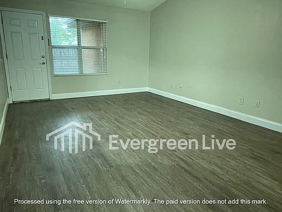 2nd image of 109 Willow Gardens Ct