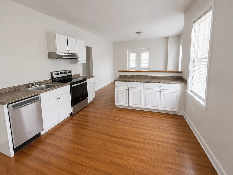 296 Columbia St #3 — Photo 6