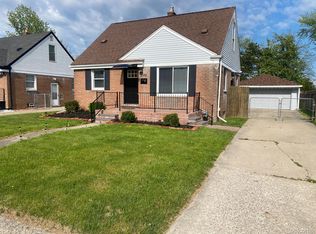 25110 Mackinac St, Roseville, MI 48066