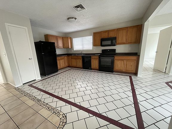 3rd image of 7231 W Tuckey Ln