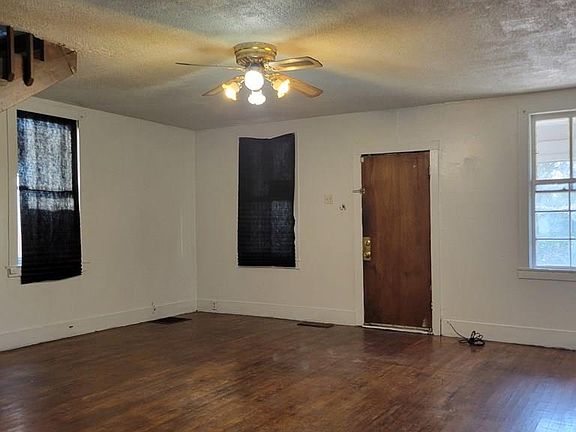 2nd image of 640 E Northern Ave