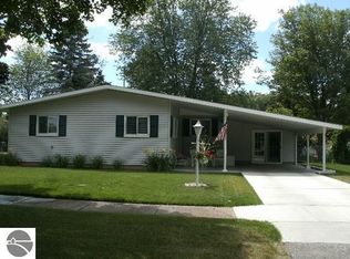 703 W Lincoln St, East Tawas, MI 48730