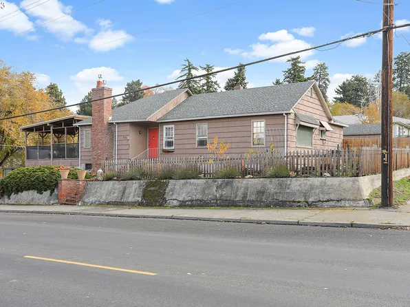 1812 Mount Hood St, The Dalles, OR 97058