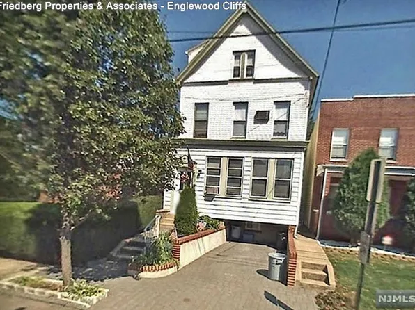 610 81st St, North Bergen, NJ 07047
