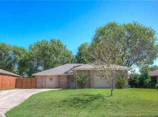 10236 Lone Pine Ln, Fort Worth, TX 76108
