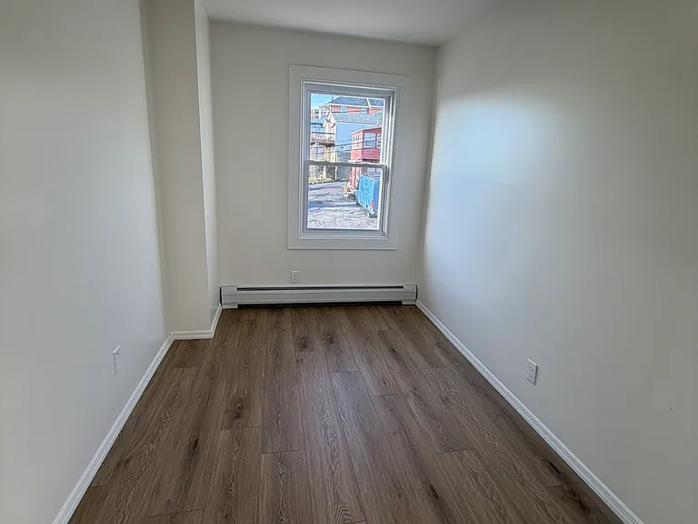 15 Van Courtland Pl #2 — Photo 6