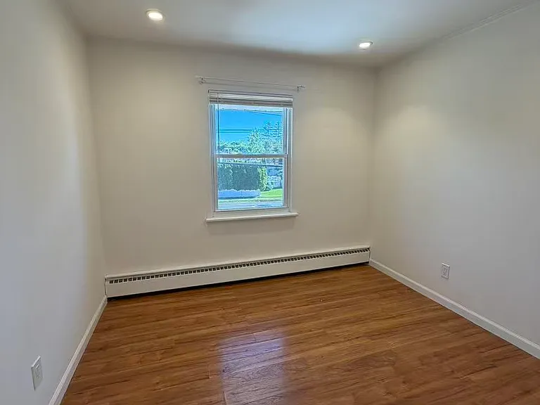 106 Robbins Ln — Photo 9