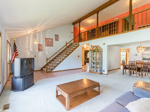 4th image of 8318 Heather Ct