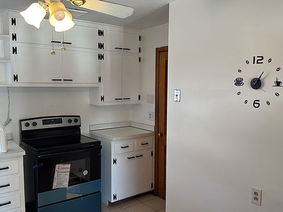 2nd image of 3905 Kittyhawk Dr