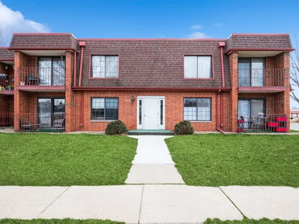 419 Crimson Dr NE APT 23, Cedar Rapids, IA 52402