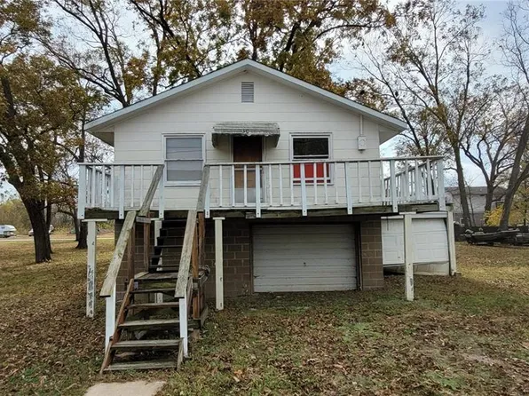 30 Dardenne Dr, Saint Charles, MO 63301