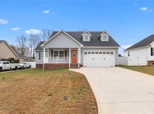 114 Brooke Ridge Dr, Thomasville, NC 27360