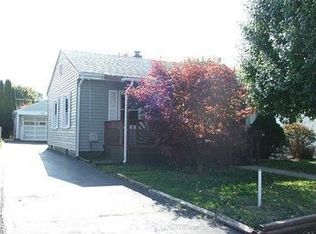 705 Fletcher Ln, Beech Grove, IN 46107