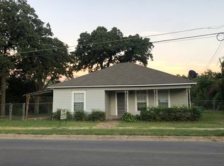 1052 W Jones St, Stephenville, TX 76401