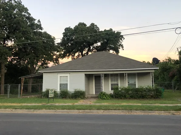 1052 W Jones St, Stephenville, TX 76401