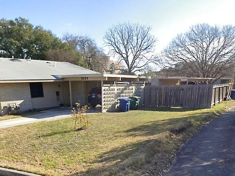 8426 Laurelhurst Dr — Photo 12