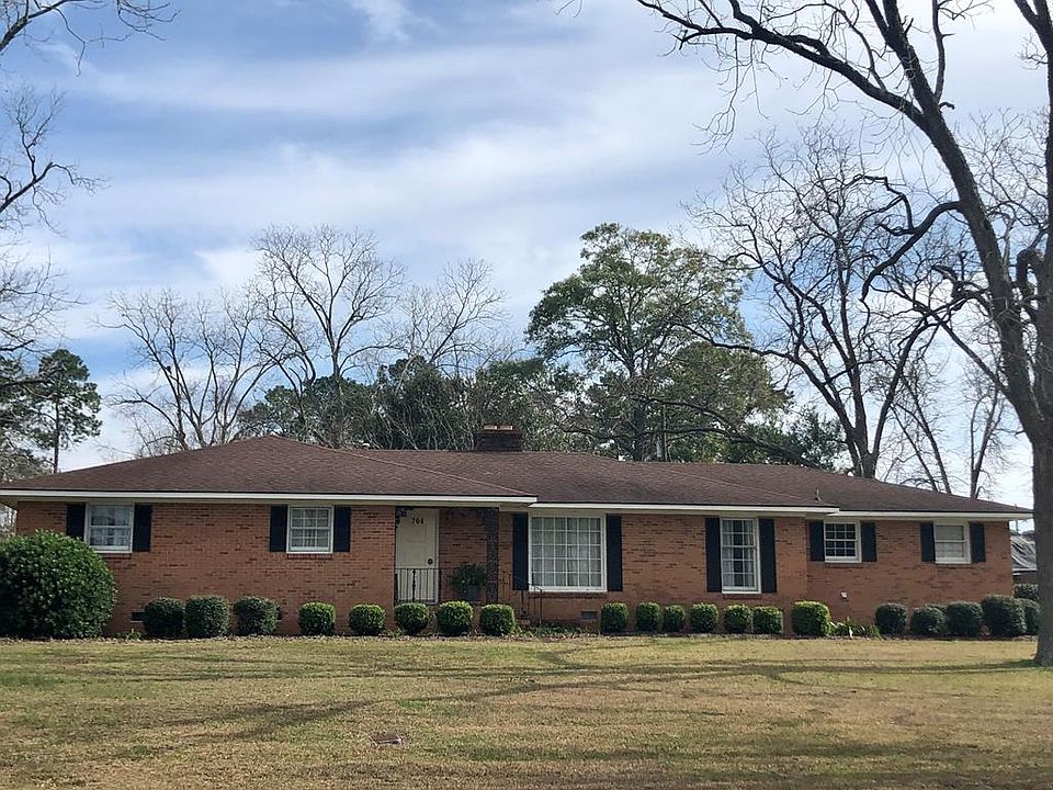 1st image of 704 Park Pl