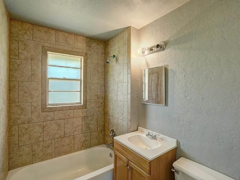 5325 NW Euclid Ave — Photo 21