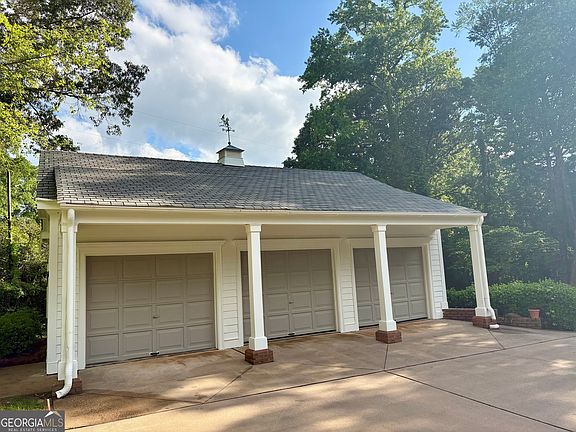 4th image of 1811 Murdock Rd