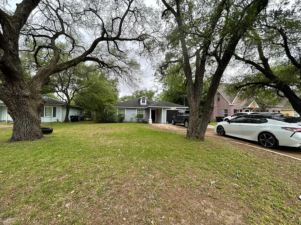 1208 Milner Dr